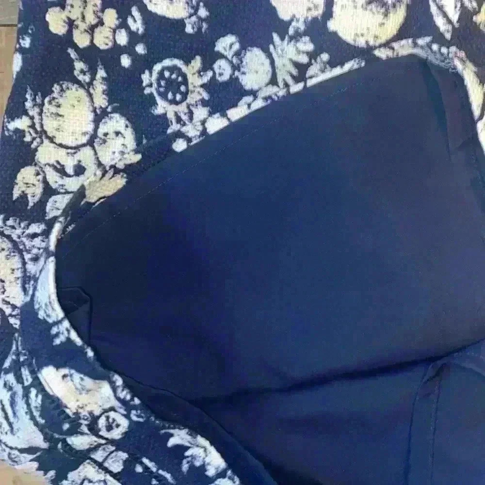 Talbots Blue White lined Dress Mixed Fruit design size 6 - Picture 7 of 8